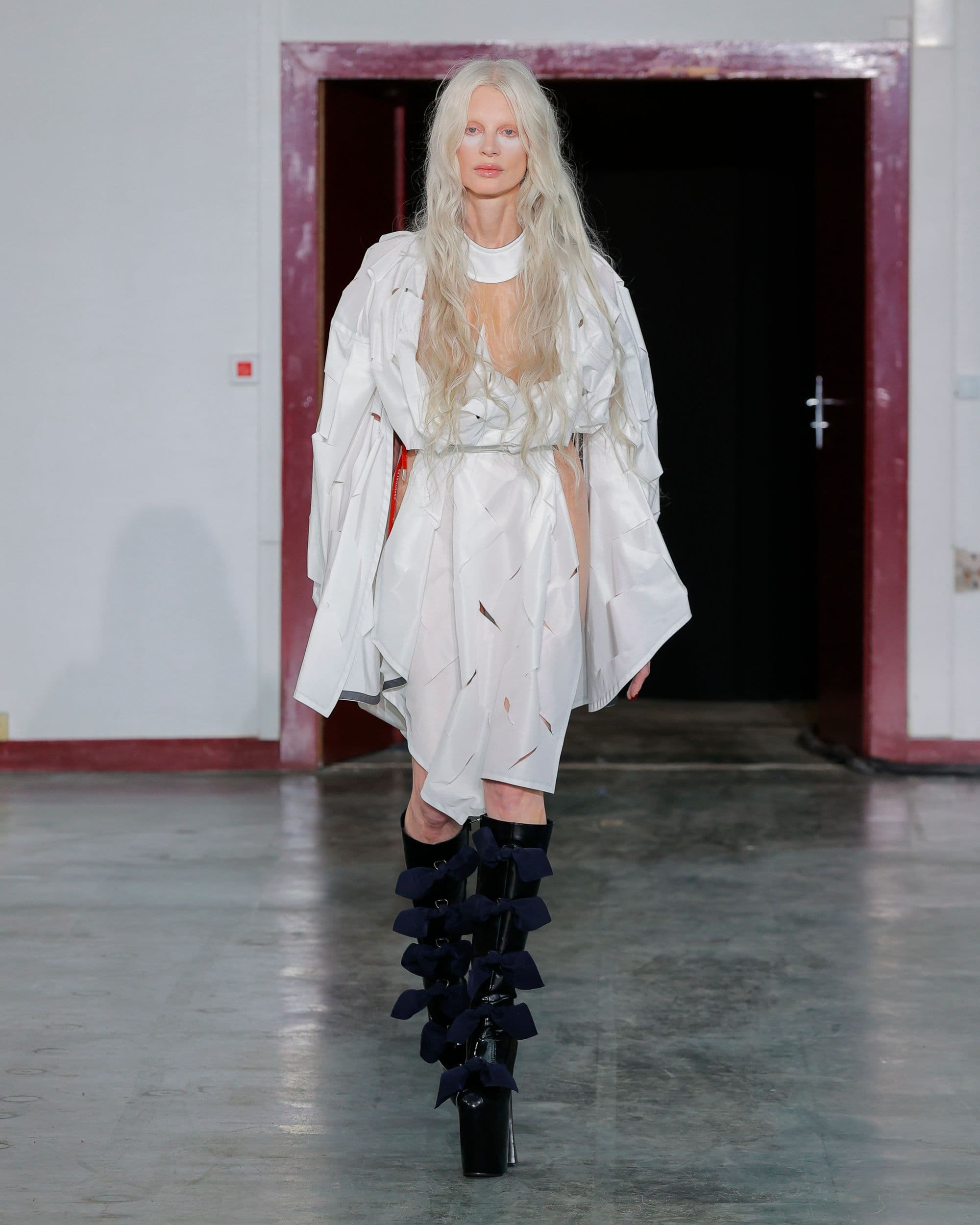 KRISTEN MC MENAMY VIVIENNE WESTWOOD SHOW AW24